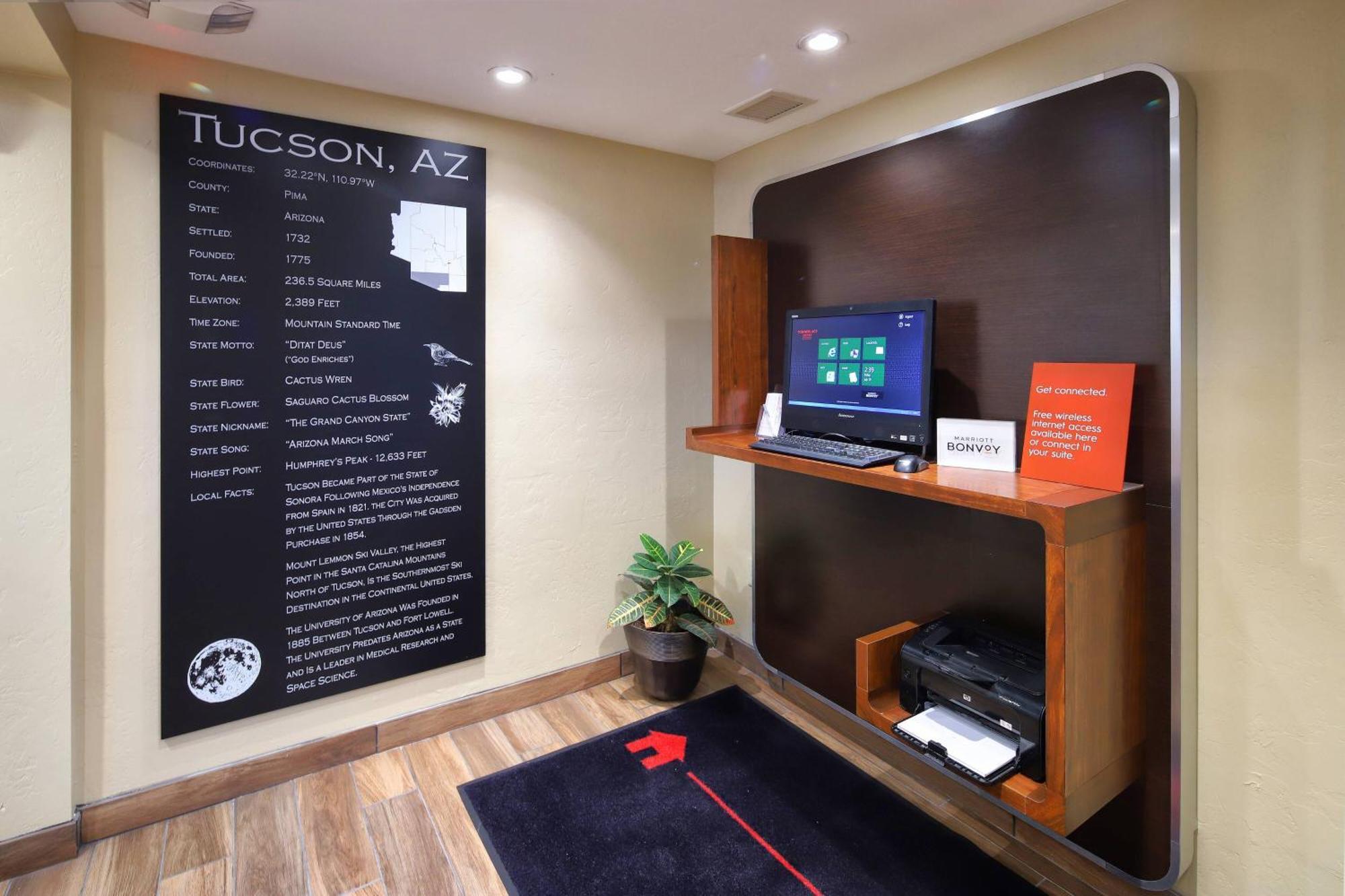 土桑万豪广场套房酒店 Casas Adobes 外观 照片